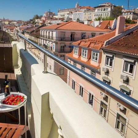 A Captivating Apartment Close To River Tagus In Lisbon Exterior photo
